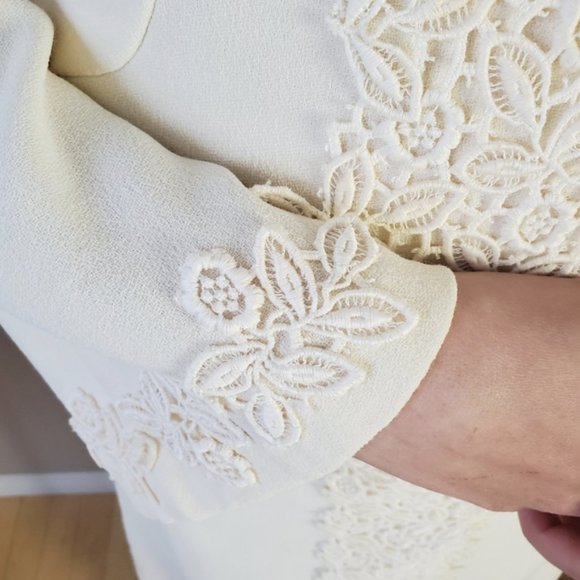 1960s handmade wedding dress with lace applique - Picture 3 of 12